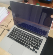 苹果笔记本Pro版