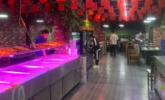 260平纯一层大门脸精装自助烤串火锅店